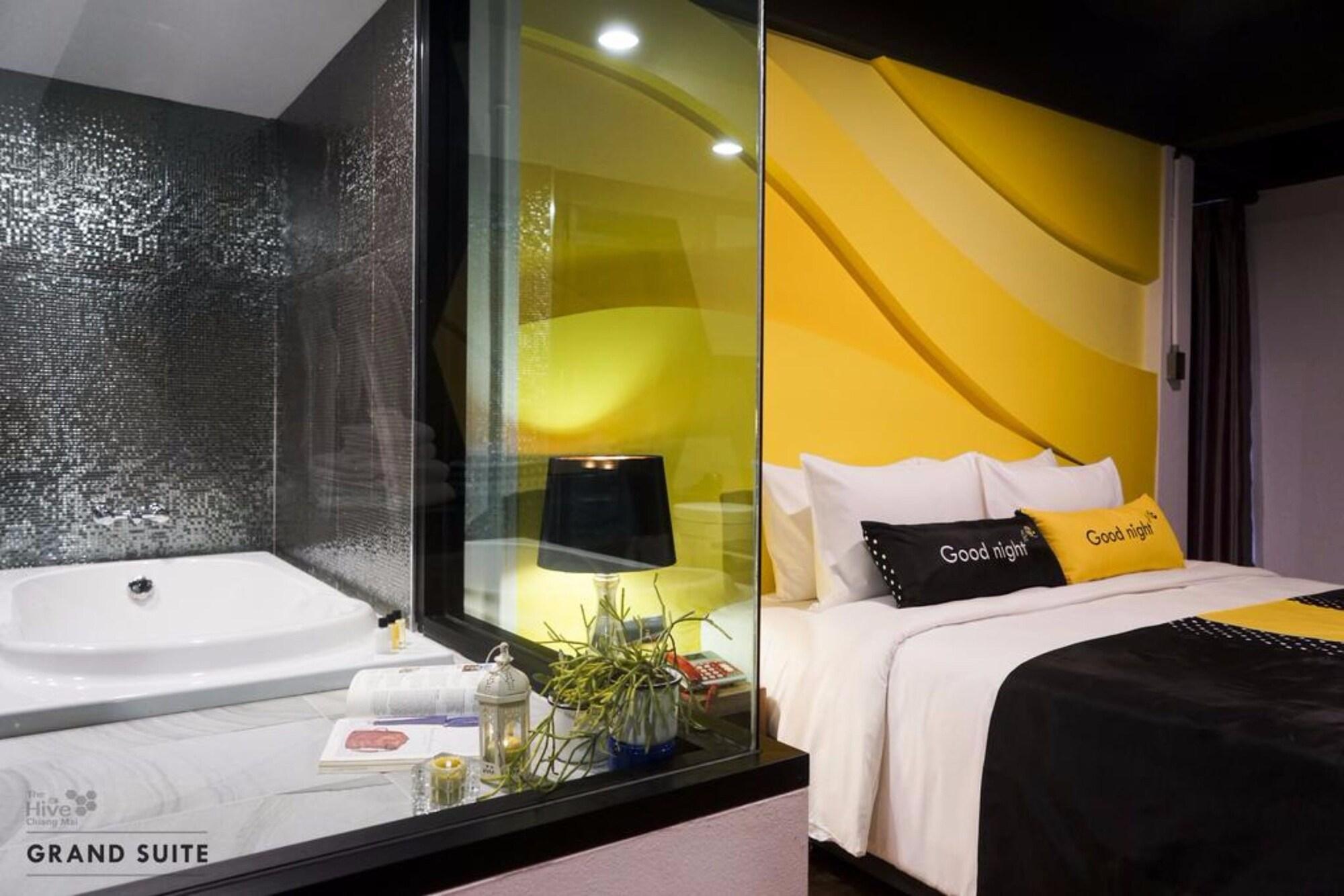 The Hive Chiang Mai Hotel Экстерьер фото