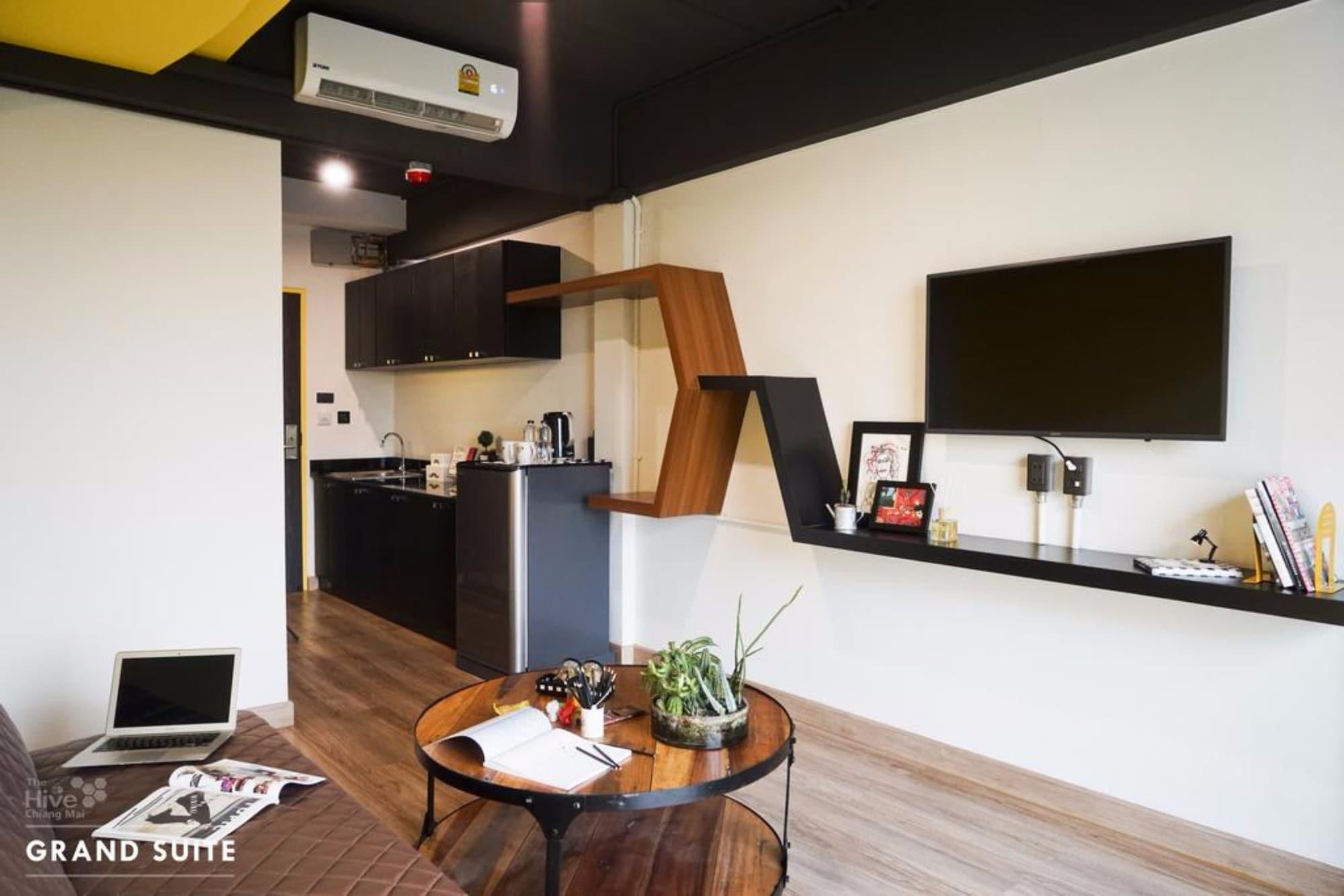 The Hive Chiang Mai Hotel Экстерьер фото