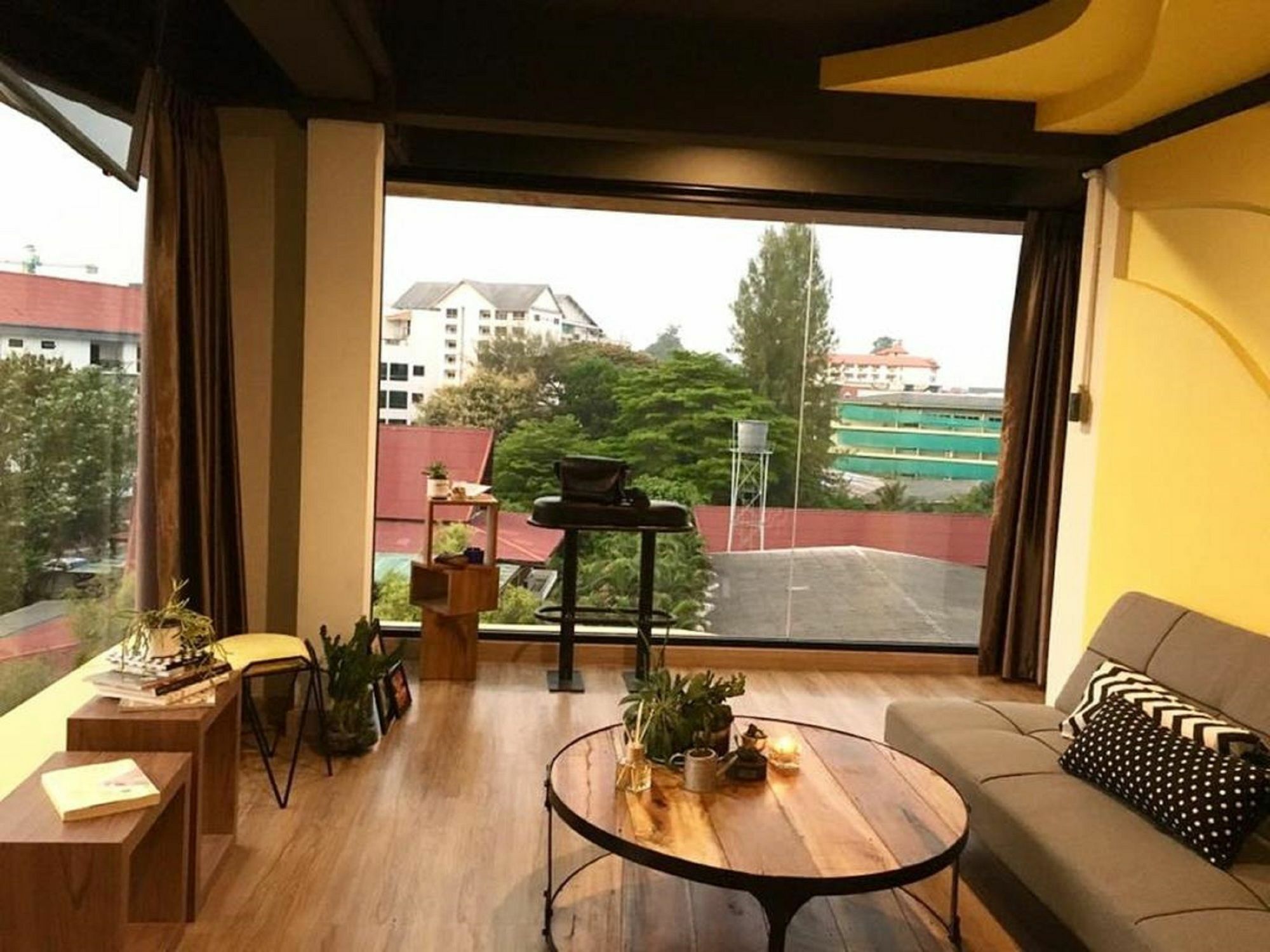 The Hive Chiang Mai Hotel Экстерьер фото